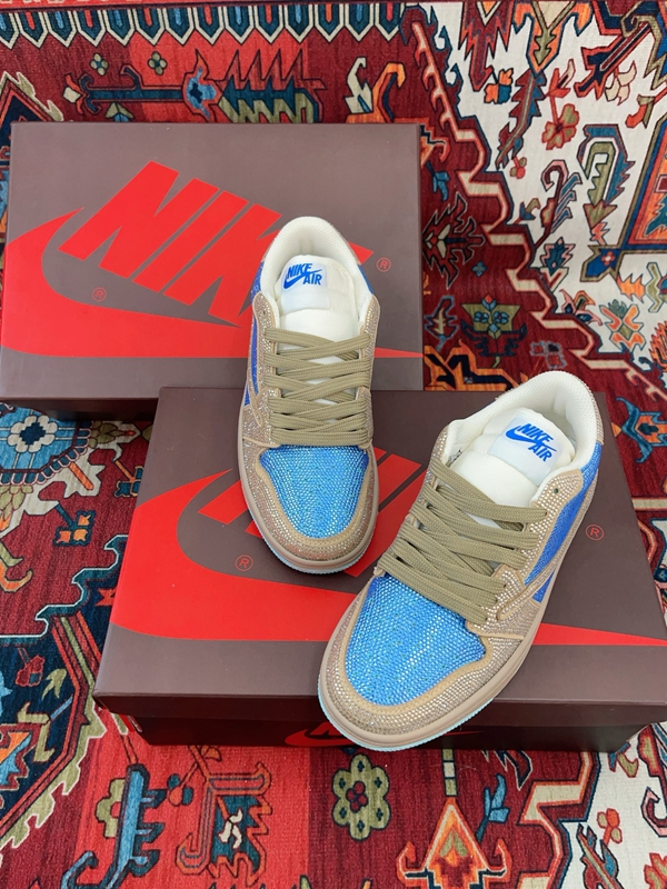 ナイキ靴側面デザイン